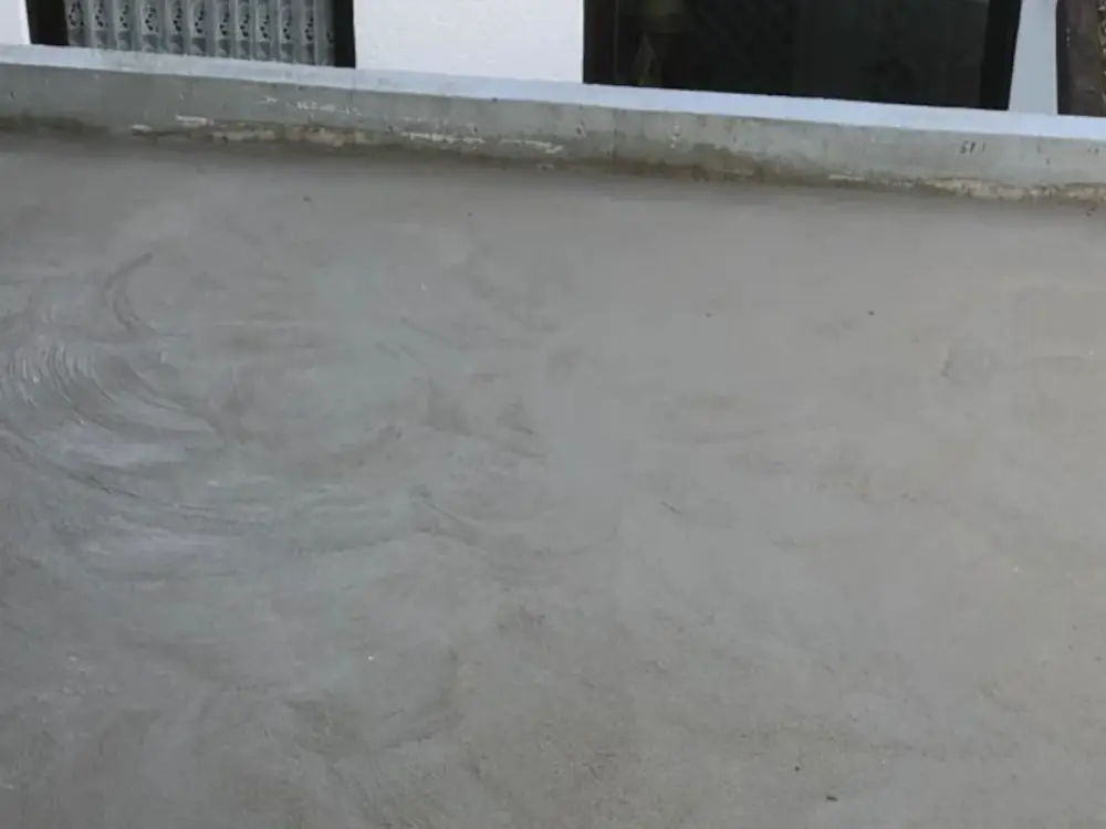 Plat dak met IZONIL-coating